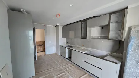 Elit Lokasyonda Geniş Balkonlu ve Kapalı Mutfaklı Satılık 4+1 Daire