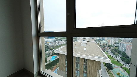 Zeytinburnu'nda şehir manzaralı yeni daire