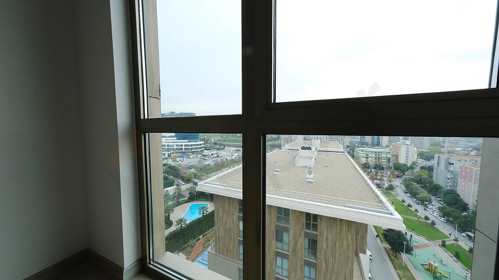 Zeytinburnu'nda şehir manzaralı yeni daire
