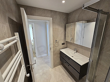Eşyalı banyo görseli.