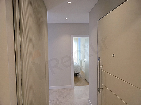 Eşyalı daire girişi detayı.