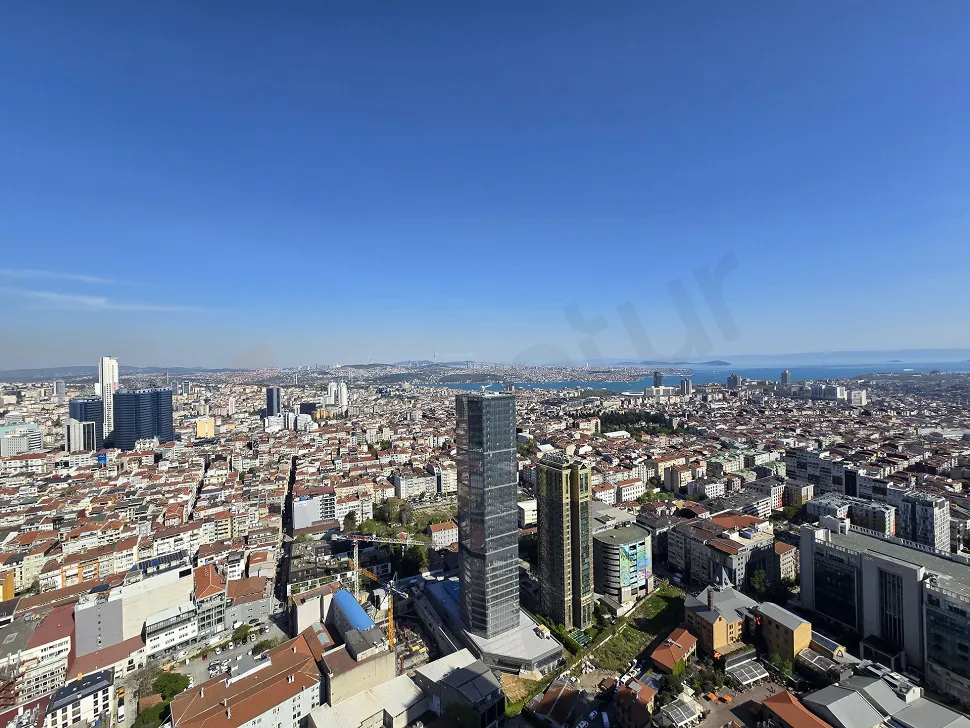 İstanbul Boğazı ve panoramik şehir manzarası görünümü
