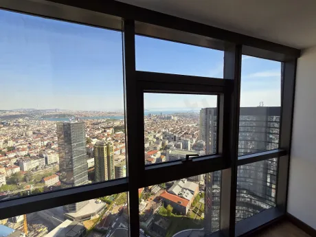 İstanbul Şişli'de modern bir rezidans projesinden görünen panoramik Boğaz ve şehir manzarası.