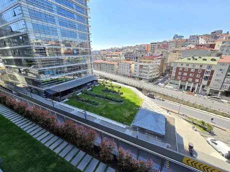 70 m² Net Kullanım Alanlı, Dev Balkonlu ve Geniş Yatak Odalı Özel 1+1