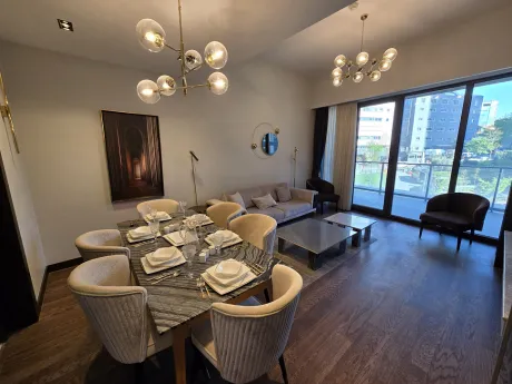 Bahçe Manzaralı, Dev Balkonlu ve Emsalsiz Genişlikte Modern 1+1