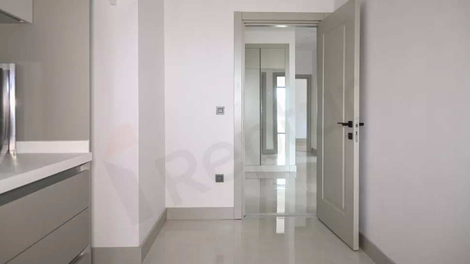 Ataşehir Satılık Daire: Metroya Direkt Girişli ve Sosyal Tesisli