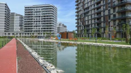 Bahçelievler'de Kapalı Havuzlu ve Sosyal Donatılı Satılık Lüks Daire