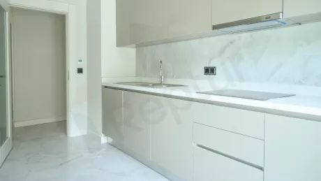 Bahçelievler'de Kapalı Havuzlu ve Sosyal Donatılı Satılık Lüks Daire