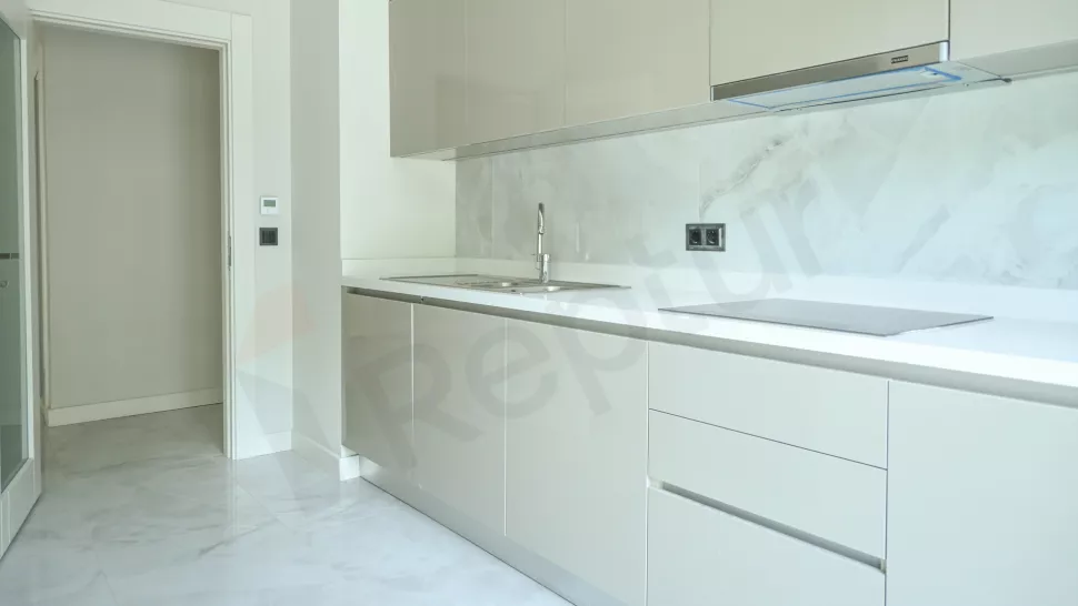 Bahçelievler'de Kapalı Havuzlu ve Sosyal Donatılı Satılık Lüks Daire