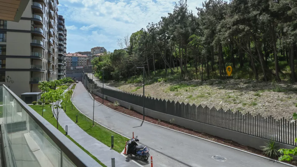 Bahçelievler'de Kapalı Havuzlu ve Sosyal Donatılı Satılık Lüks Daire