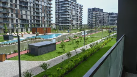 Bahçelievler Satılık Lüks Daire: 180m2, Kapalı Havuz ve Sosyal Donatılı