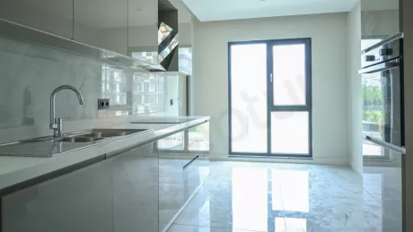 Bahçelievler Satılık Lüks Daire: 180m2, Kapalı Havuz ve Sosyal Donatılı