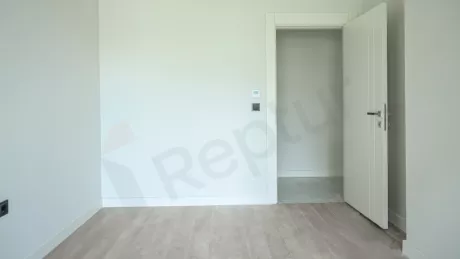 Bahçelievler Satılık Lüks Daire: 180m2, Kapalı Havuz ve Sosyal Donatılı