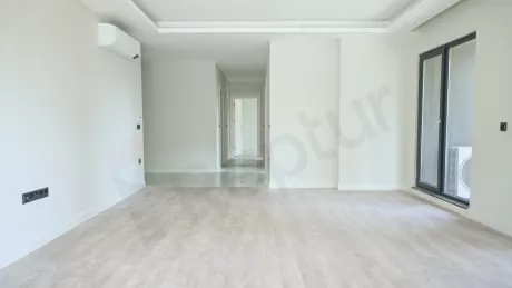 Bahçelievler Satılık 180m2 Lüks Daire Kapalı Havuzlu Güvenlikli Site