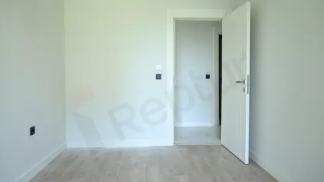 Bahçelievler Satılık 180m2 Lüks Daire Kapalı Havuzlu Güvenlikli Site