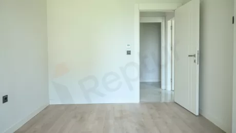 Bahçelievler Satılık 180m2 Lüks Daire Kapalı Havuzlu Güvenlikli Site