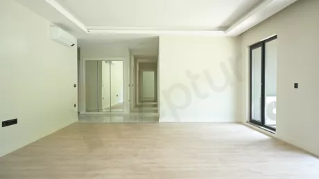 Bahçelievler'de Satılık 229m2 Lüks Daire - Sosyal Tesisli ve Havuzlu