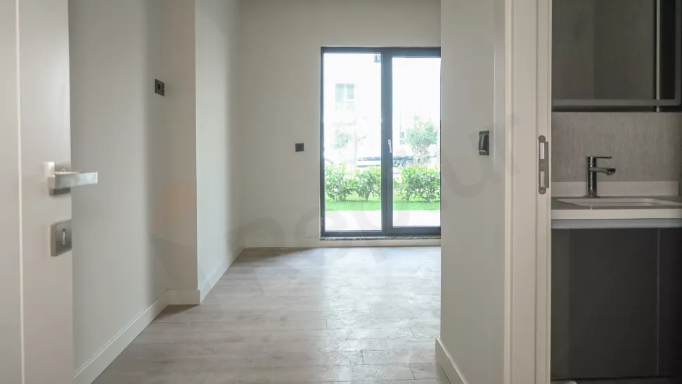 Bahçelievler'de Satılık 229m2 Lüks Daire - Sosyal Tesisli ve Havuzlu