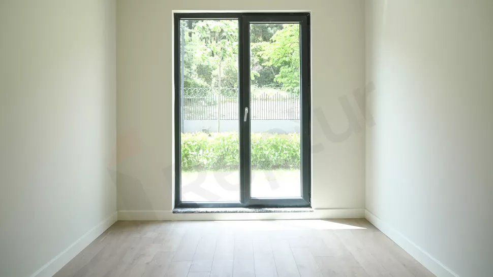 Bahçelievler'de Satılık 229m2 Lüks Daire - Sosyal Tesisli ve Havuzlu