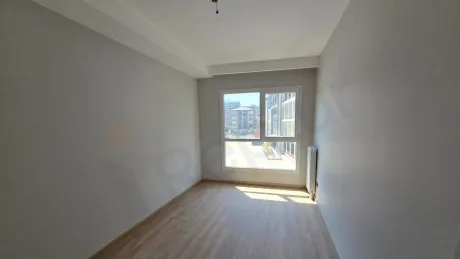 İstanbul Beylikdüzü'nde yer alan projenin modern ve geniş yatak odası görünümü.