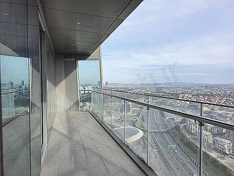 VADİ İSTANBUL'A KOMŞU SKYLAND 42.KAT SATILIK 4+1 PANORAMİK ŞEHİR VE ADALAR MANZARALI GENİŞ BALKONLU LÜKS DAİRE