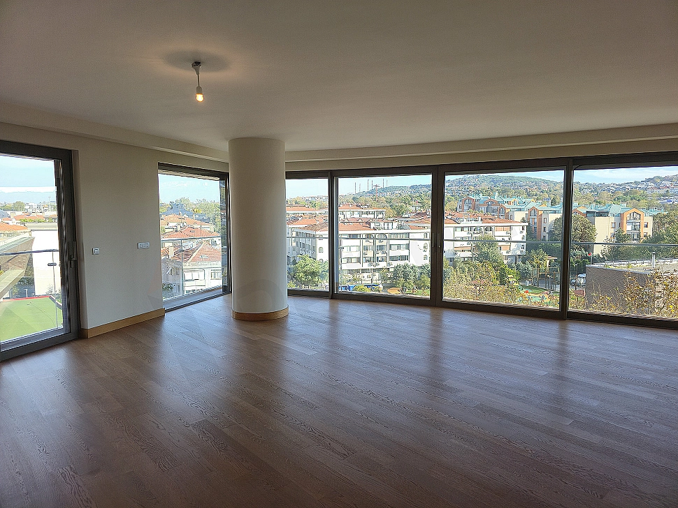 Şık ve modern tasarımlı oturma odası iç mekanı.