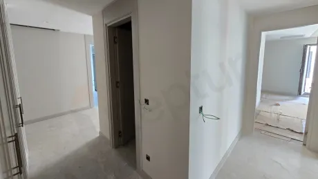 Kapalı Mutfaklı ve Geniş Balkonlu Beşiktaş'ta Satılık Lüks 4+1 Aile Dairesi
