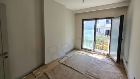 Kapalı Mutfaklı ve Geniş Balkonlu Beşiktaş'ta Satılık Lüks 4+1 Aile Dairesi