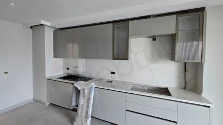 Kapalı Mutfaklı ve Geniş Balkonlu Beşiktaş'ta Satılık Lüks 4+1 Aile Dairesi