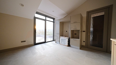 Geniş balkon görseli.
