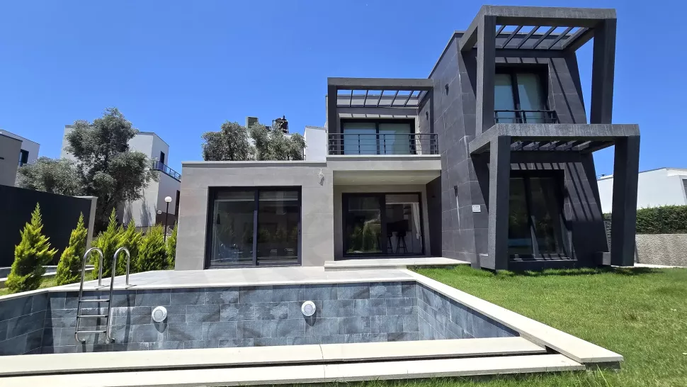Bodrum'da Satılık Villa: Vatandaşlığa Uygun, Eşyalı ve Havuzlu