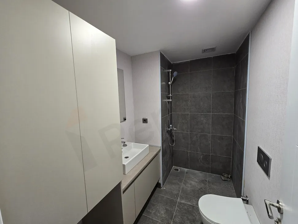 Meydan Ardıçlı'da Metroya Yakın Şehir Manzaralı Satılık 1+0 Stüdyo Daire