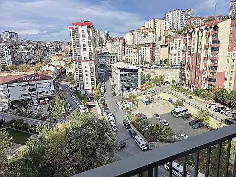 İstanbul Kağıthane'de şehir manzaralı yeni daire
