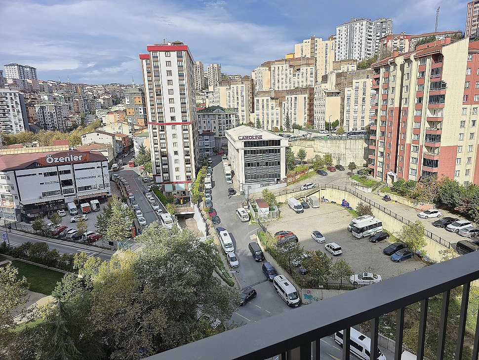 İstanbul Kağıthane'de şehir manzaralı yeni daire