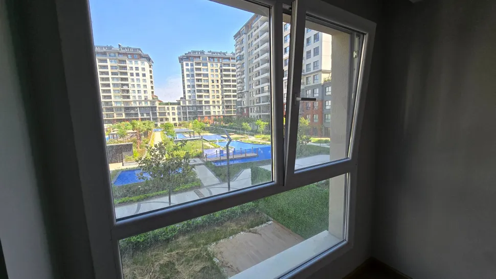 İstanbul Beylikdüzü'nde yer alan modern konut projesinden panoramik şehir ve peyzaj manzarası.