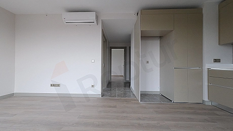 Zeytinburnu satılık daire koridor iç görünümü.
