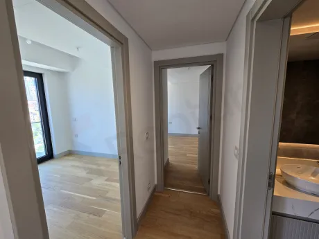 Modern tasarımlı daire içi merdiven detayı