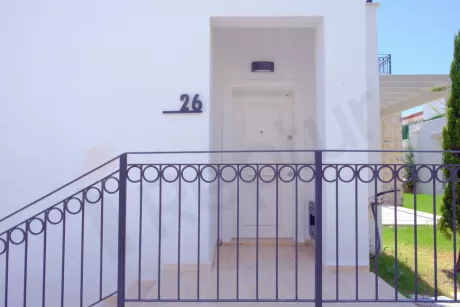 Villa giriş kapısı görseli