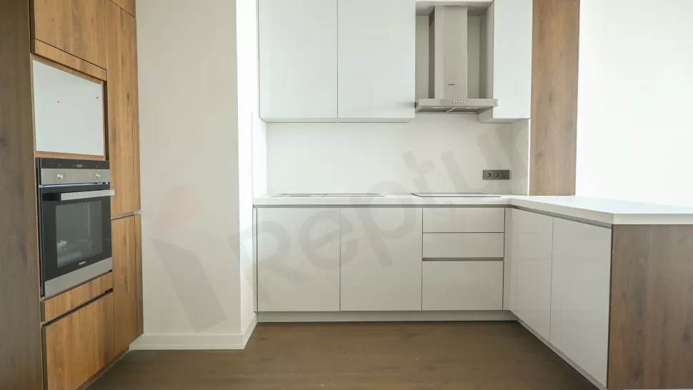 Sarıyer Satılık Premium Daire - Oturma İznine Uygun ve Havuzlu
