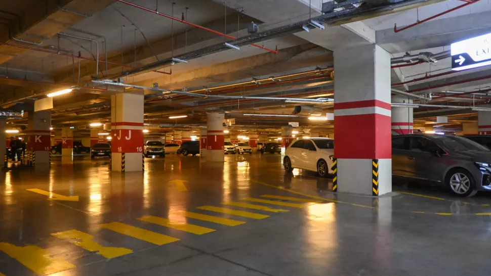 Sarıyer'de Satılık 210m2 Premium Daire Kapalı Havuz ve Sosyal Tesis