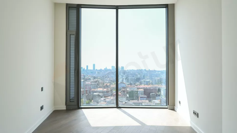 Sarıyer'de Satılık 210m2 Premium Daire Kapalı Havuz ve Sosyal Tesis