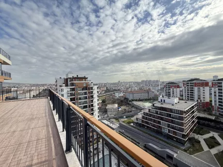 İstanbul Çekmeköy'de orman ve şehir manzaralı geniş panoramik görünüm