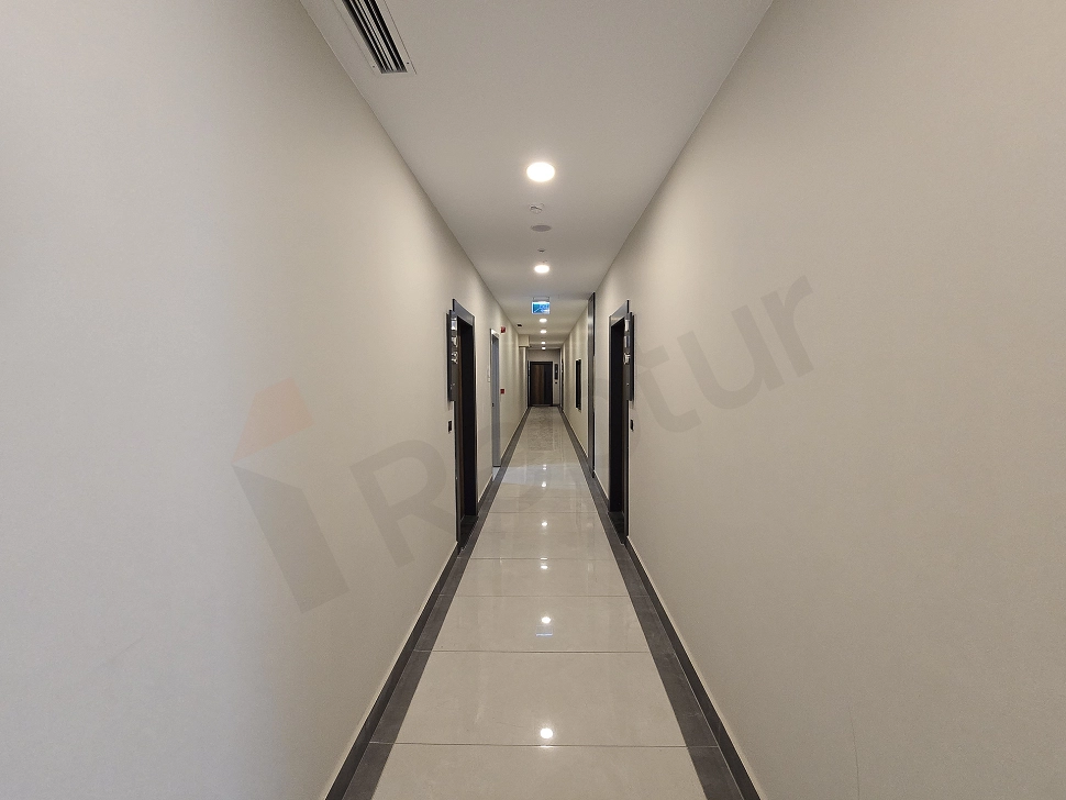 Ataşehir dubleks daire koridor iç görünümü.