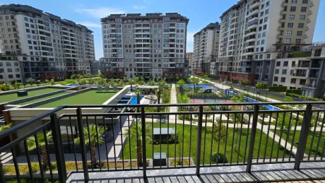 Beylikdüzü'nde İç Avluya Hakim, Kapalı Mutfaklı Ferah 2+1 Yaşam Alanı