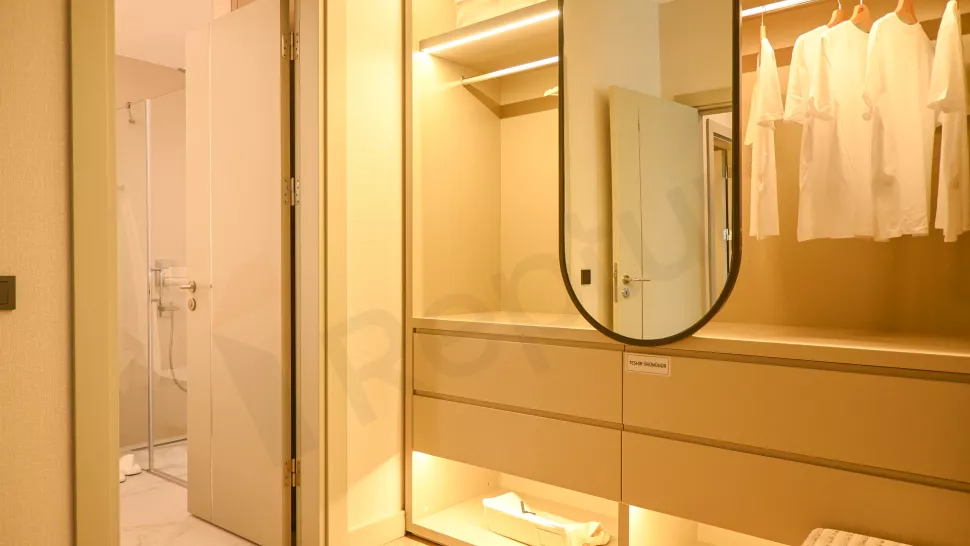 Kartal’da Kapalı Havuzlu ve Güvenlikli Sitede Satılık Lüks Daire