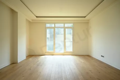 Beyoğlu'nda Vatandaşlığa Uygun Satılık Geniş Daire Sosyal Tesisli
