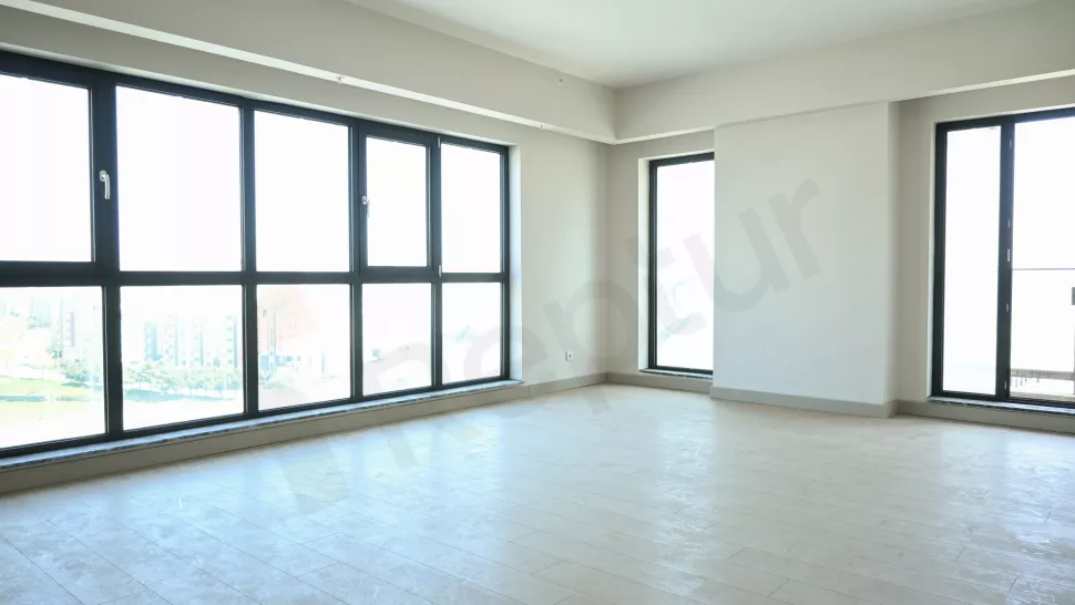 Başakşehir Satılık 172m2 Daire: Yeni Binada Havuzlu ve Sosyal Alanlı