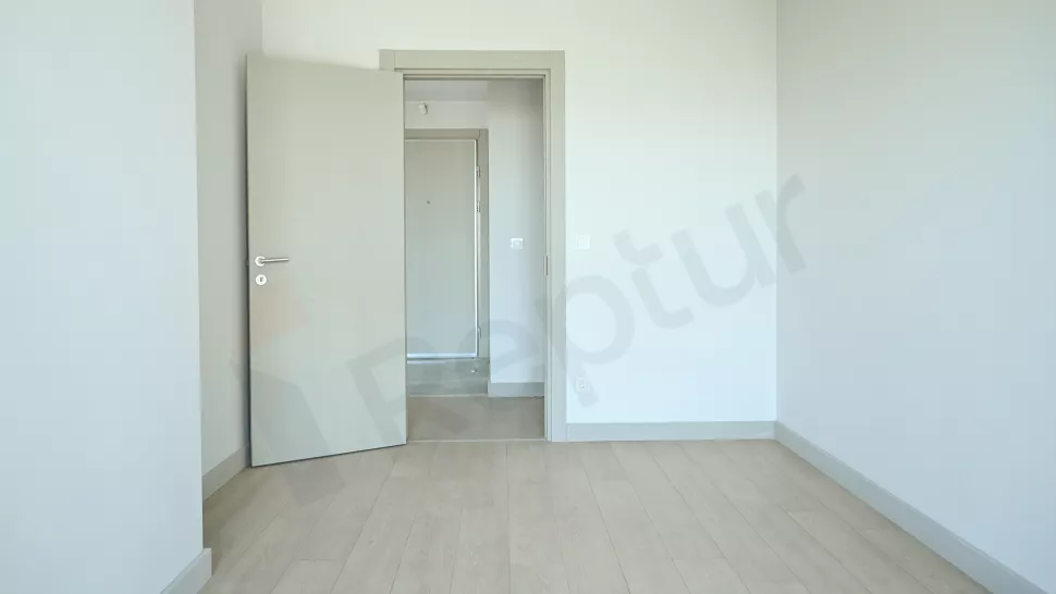 Başakşehir Satılık 172m2 Daire: Yeni Binada Havuzlu ve Sosyal Alanlı