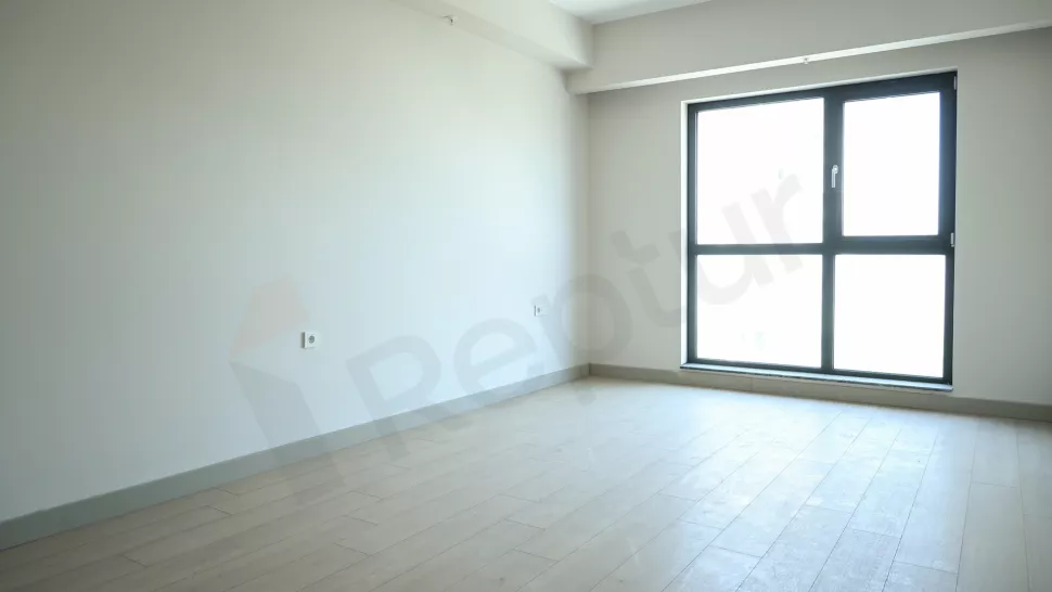 Başakşehir Satılık 172m2 Daire: Yeni Binada Havuzlu ve Sosyal Alanlı