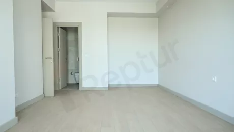 Başakşehir Satılık 172m2 Daire: Yeni Binada Havuzlu ve Sosyal Alanlı